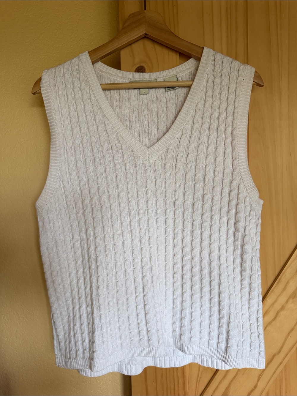 Ann Taylor Cream Cable-Knit V-Neck Sweater Vest